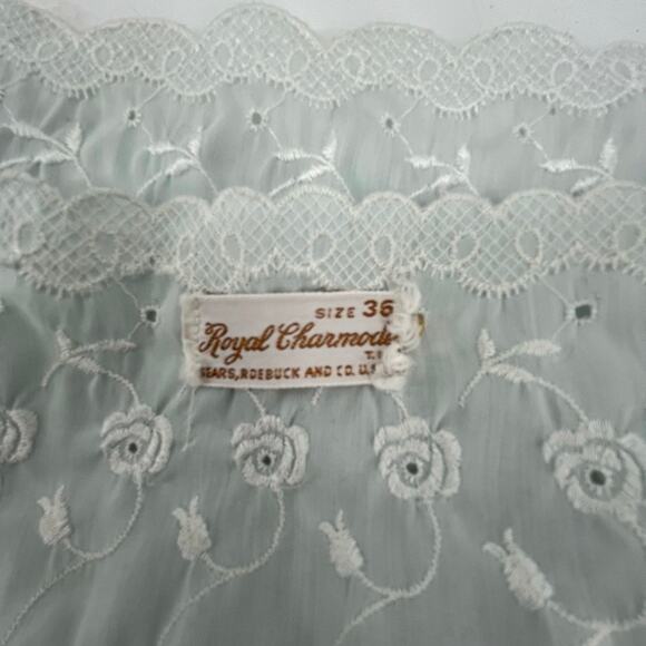 Royal Charmode Sears Robuck Vintage Eyelet Nightgown - Picture 5 of 5